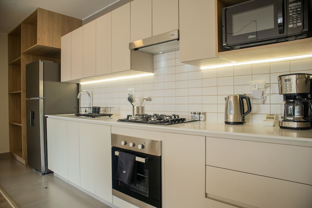 w Impressive 2BR With Balcony in Miraflores