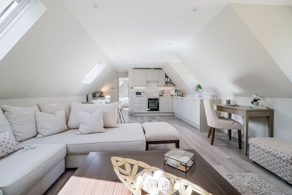 April Lodge in Sunningdale