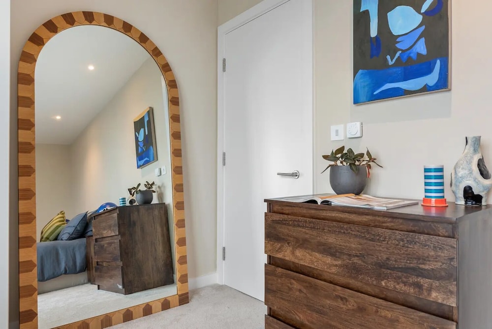 East London Skyline Retreat