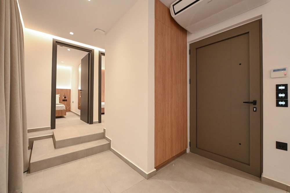 MGK Luxury Suites With a Private Pool Ligaria