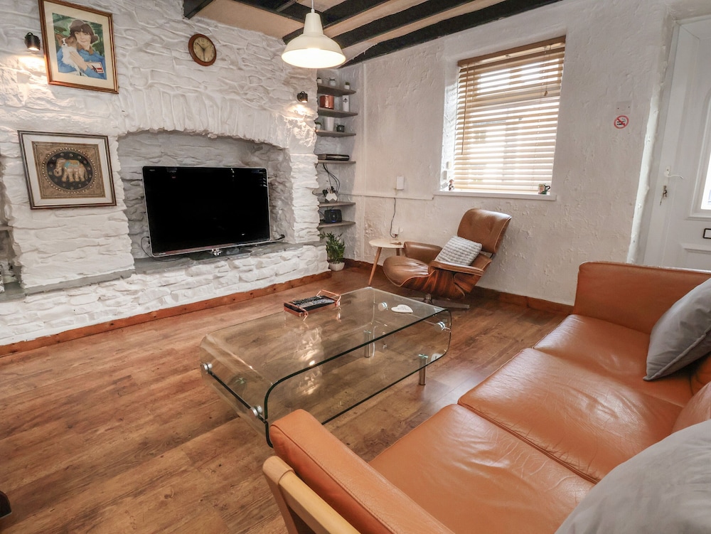 3 Abergele Terrace