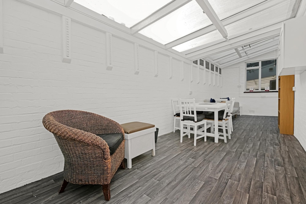 Ashford Vacations - Heathrow Living Stanwell Serviced House - Property Image 10