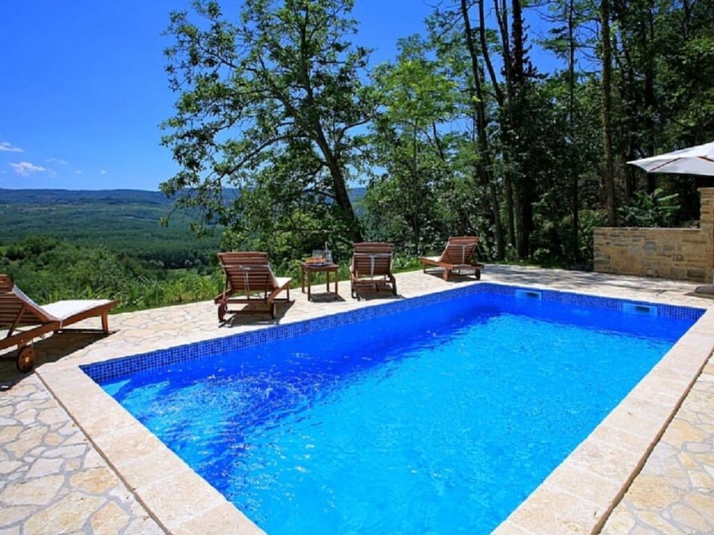 Aurora Comfortable Holiday Residence view 4