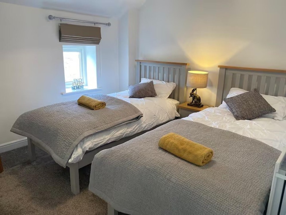 Idyllic Cottage Sleeps 4 pet Friendly