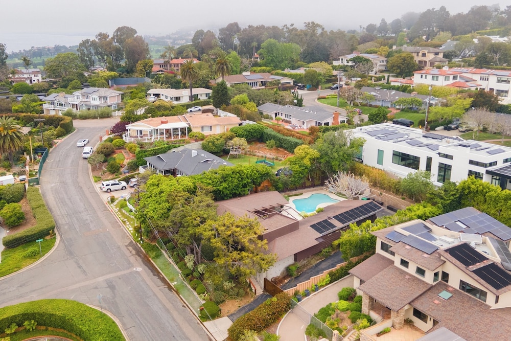 La Jolla Mid-century by Avantstay Private Pool, Outdoor Living + Ocean Views view 2