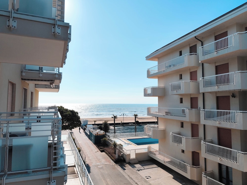 Apartment With Balcony on the Seafront