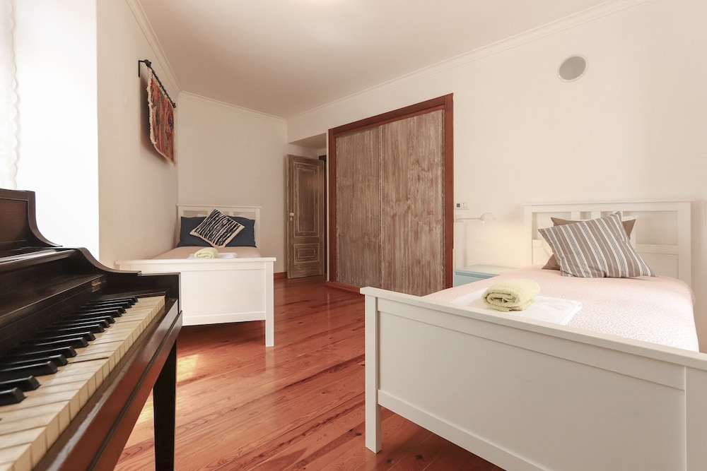 Grand Parliment Duplex by Homing