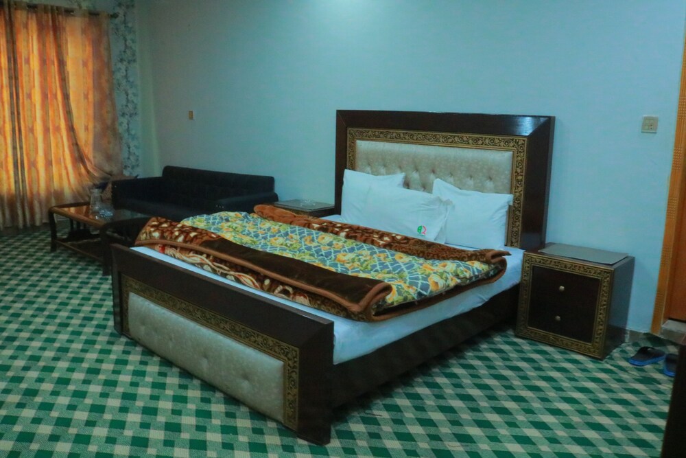 Al Qamar Guest House view 2