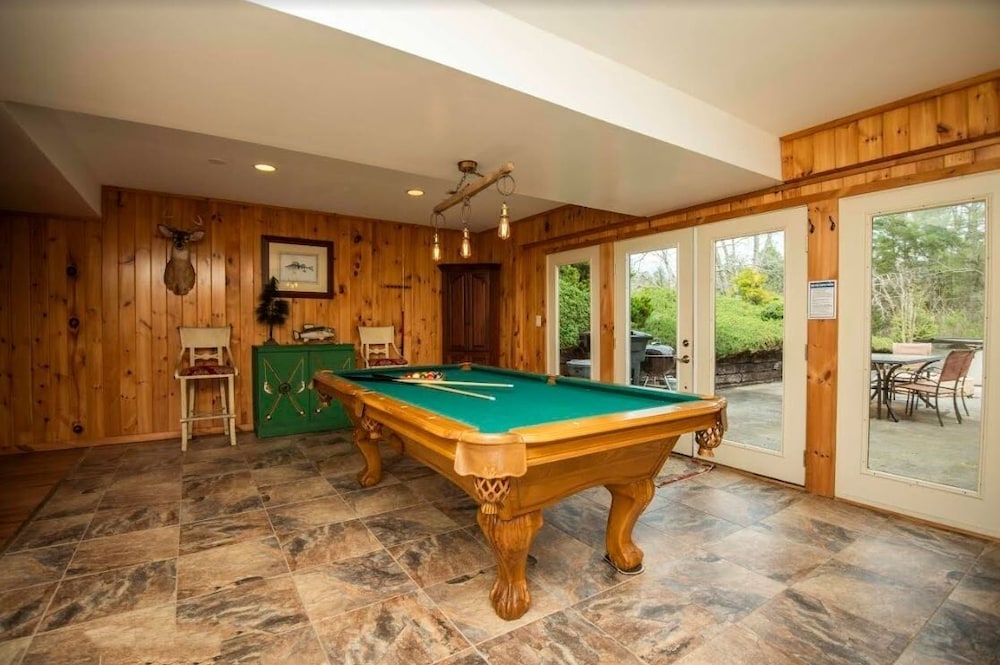 Cypress Ridge 4 Bedroom Home by RedAwning