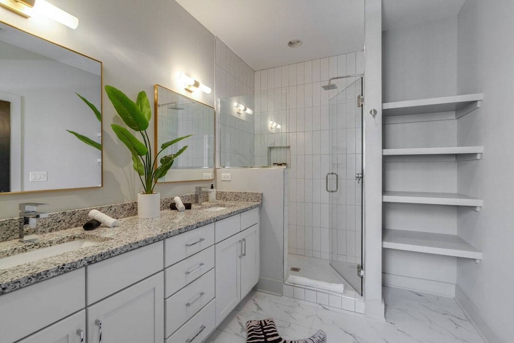 East Nash Double - 26 Beds Booking Fast