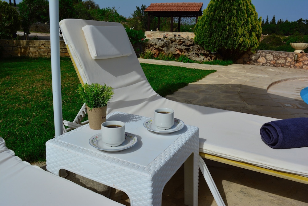 Elianthos Villa