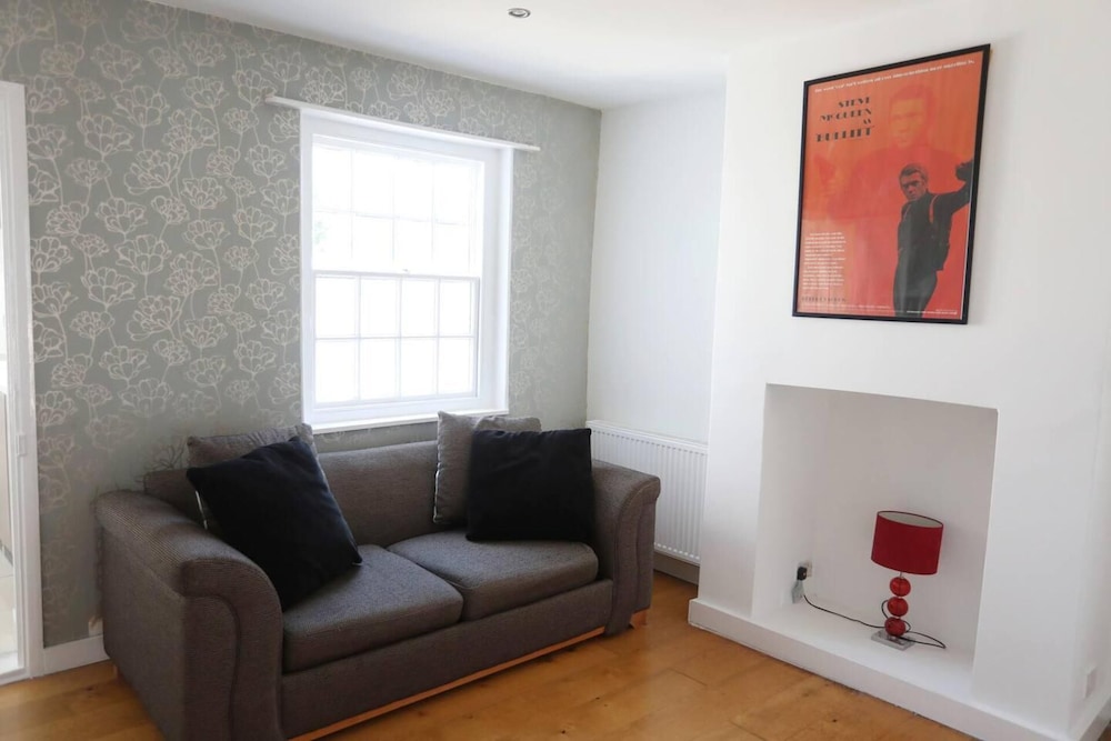 Beautiful Grade 2 Listed Cottage in Rye view 5
