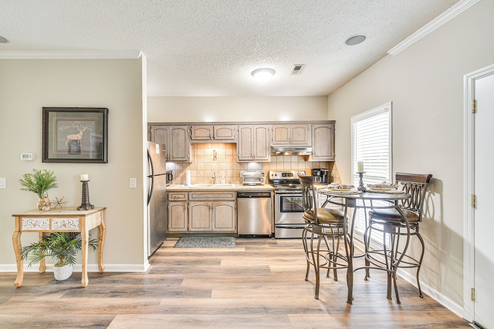 Huntsville Condo w/ Patio Near Redstone Arsenal! view 5