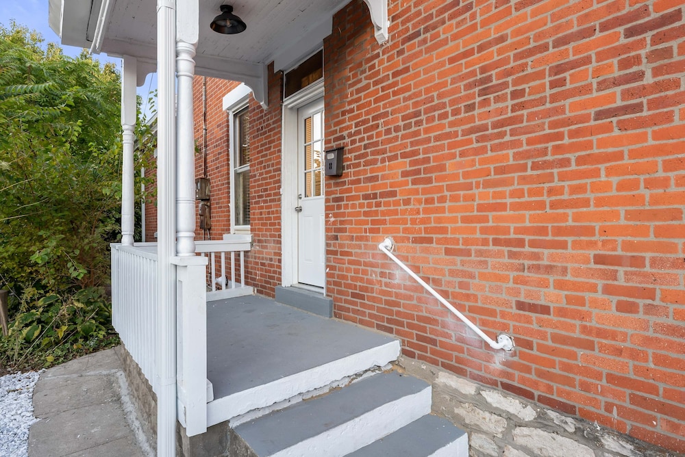 German Charm Suites Sleeps 8!