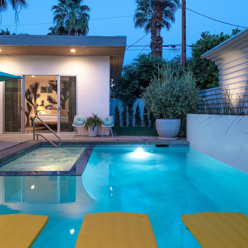 Four Palms in Deepwell Estates view 5