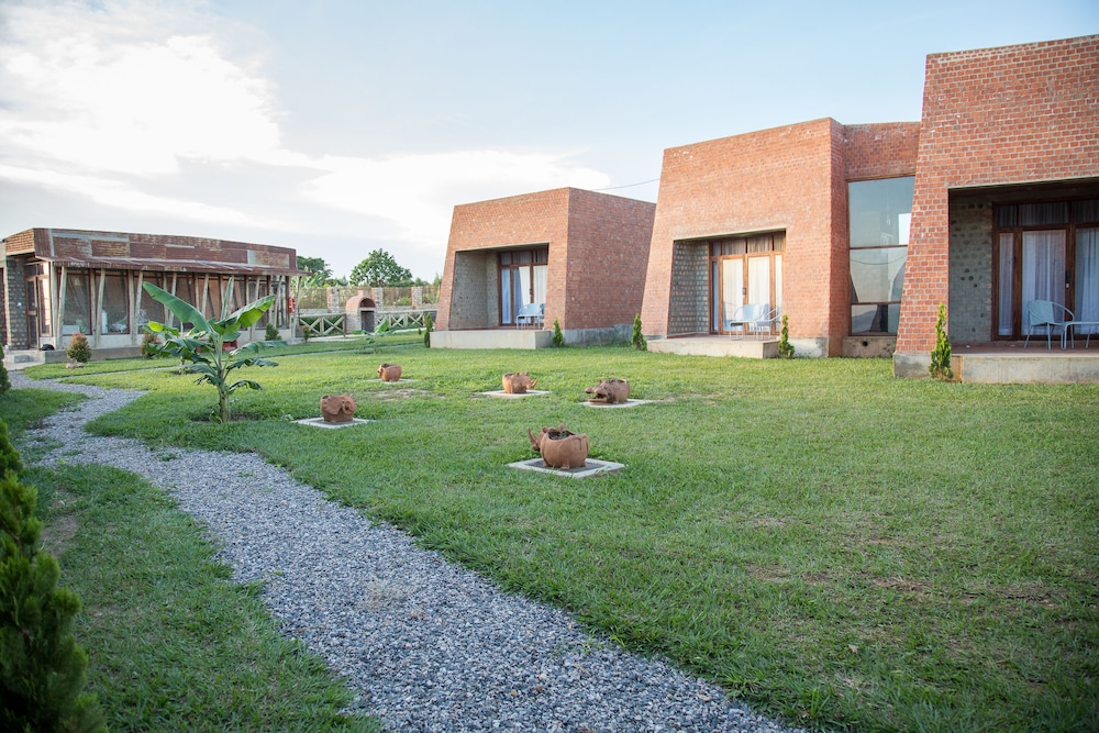 Buvi Lodge