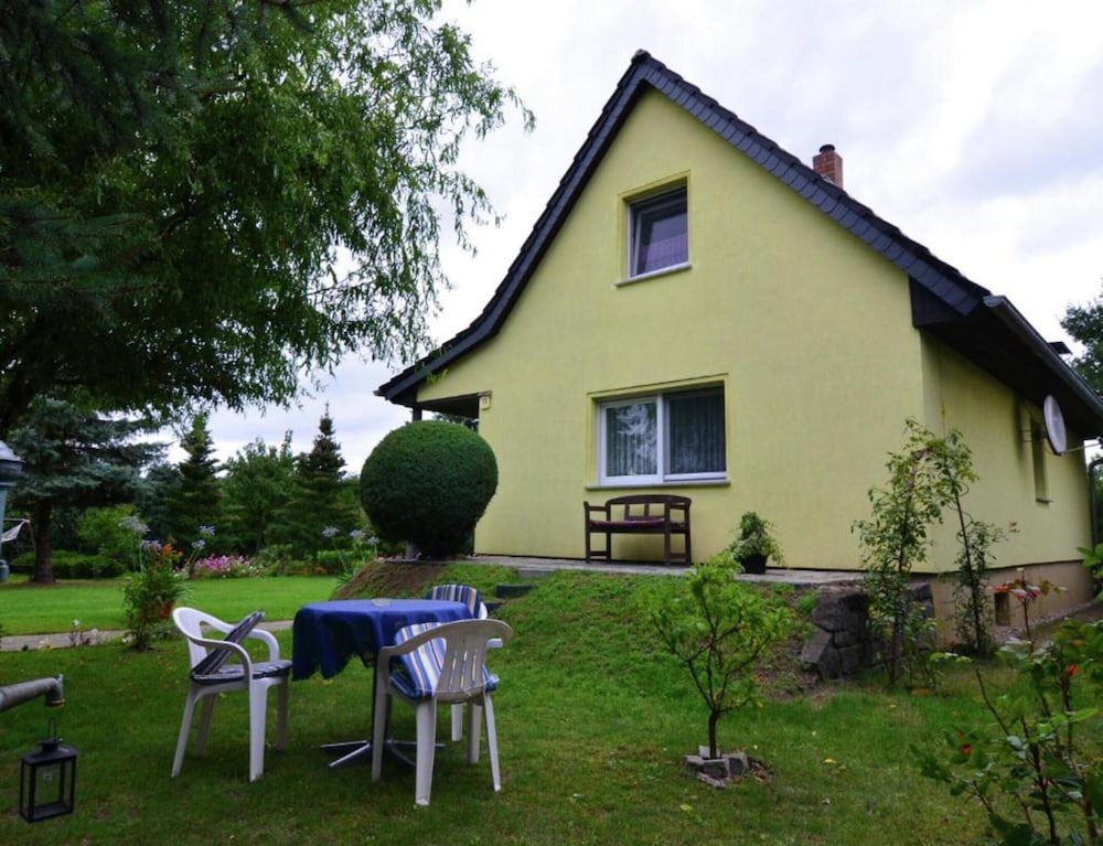 Apartment in Neuendorf Near Achterwasser