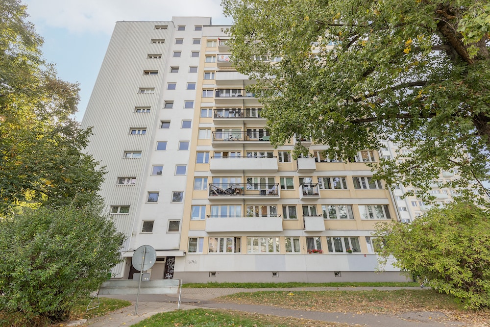 Studio Metro Pole Mokotowskie by Renters view 3