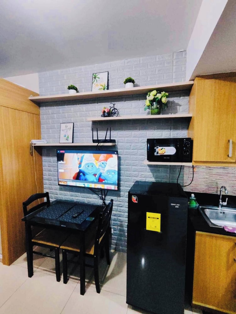 Peaceful Pasay Oasis - Entire Apartment for Rent