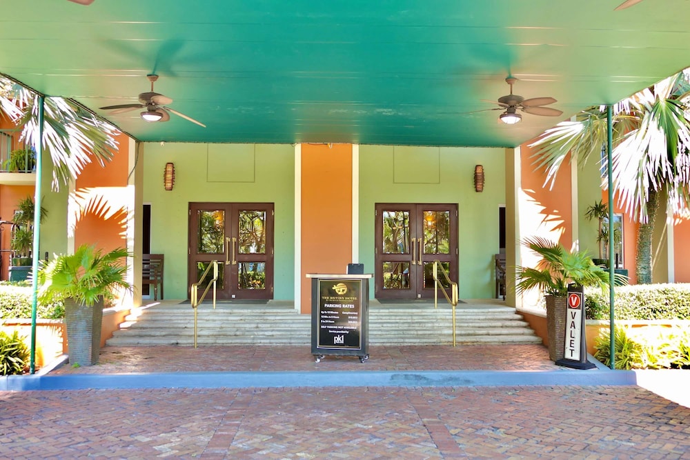 Grove Cove - Pool Parking Central Coconut Grove