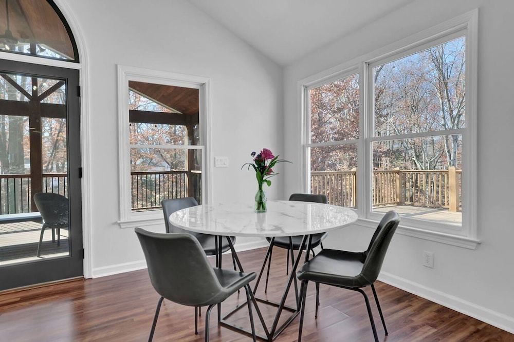 Chamblee Retreat 3BR Home w Spacious Porch