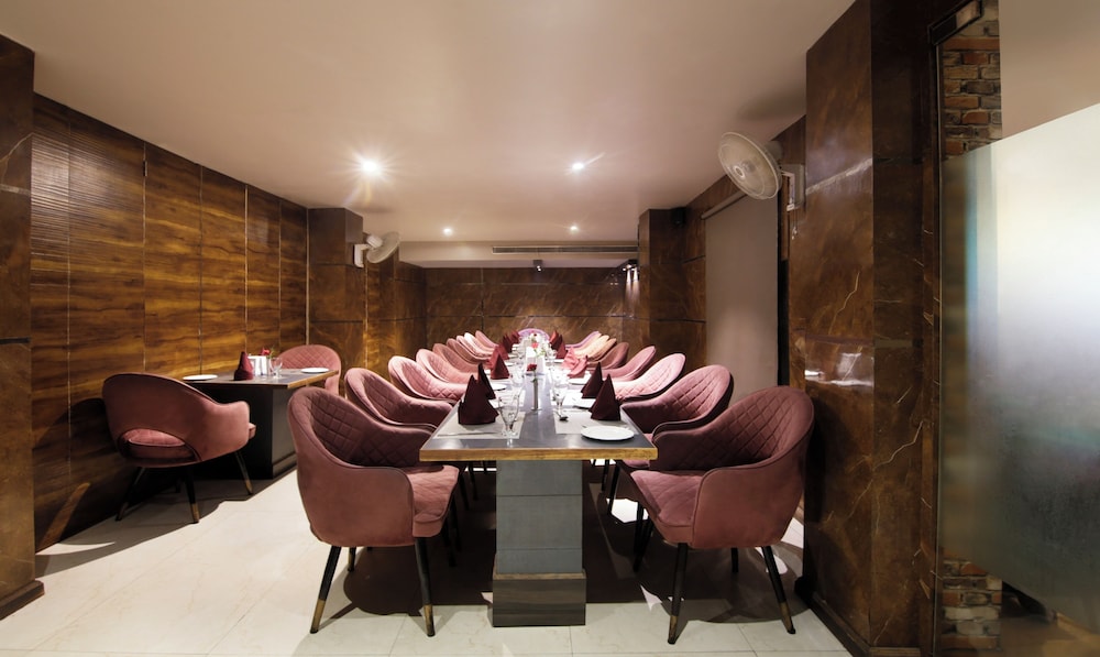 Faridabad Vacations - Treebo Punjabi Nature Residency, Near Faridabad Railway Station - Property Image 1