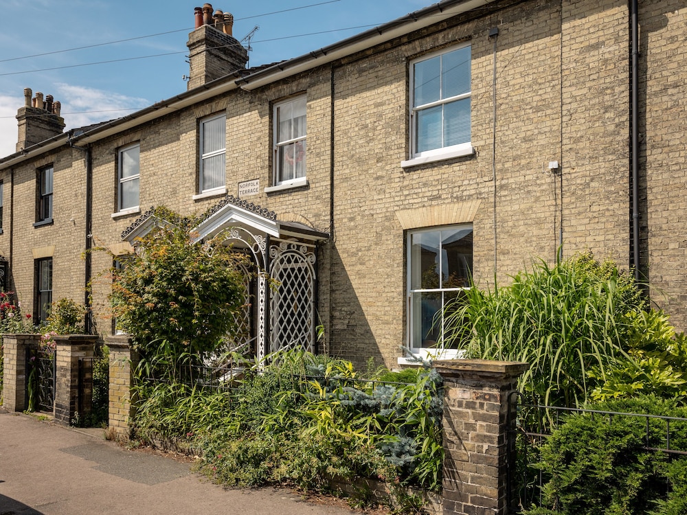 3Bd Victorian Townhouse Near Norfolk Broads 4A, 2C