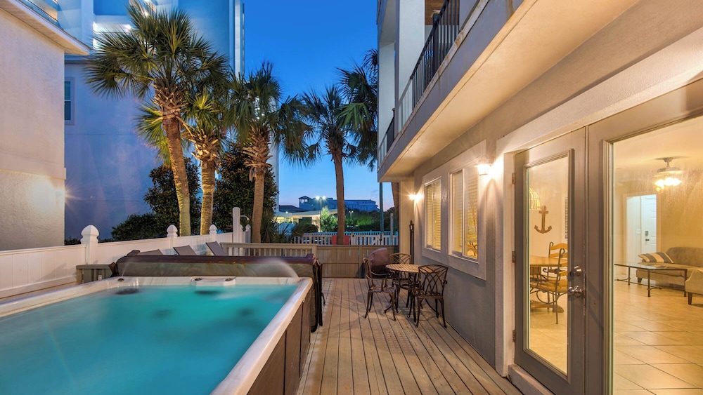 Luxurious Gulf-side Living in Santa Rosa Beach!
