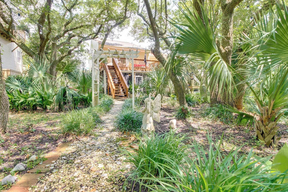 Walk to North Topsail Shores: Beach House w/ Gear!