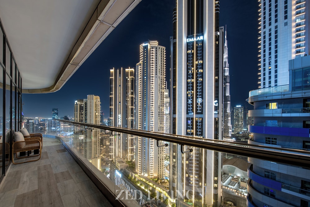 Downtown Dubai | Walk to Dubai Mall + Burj Views