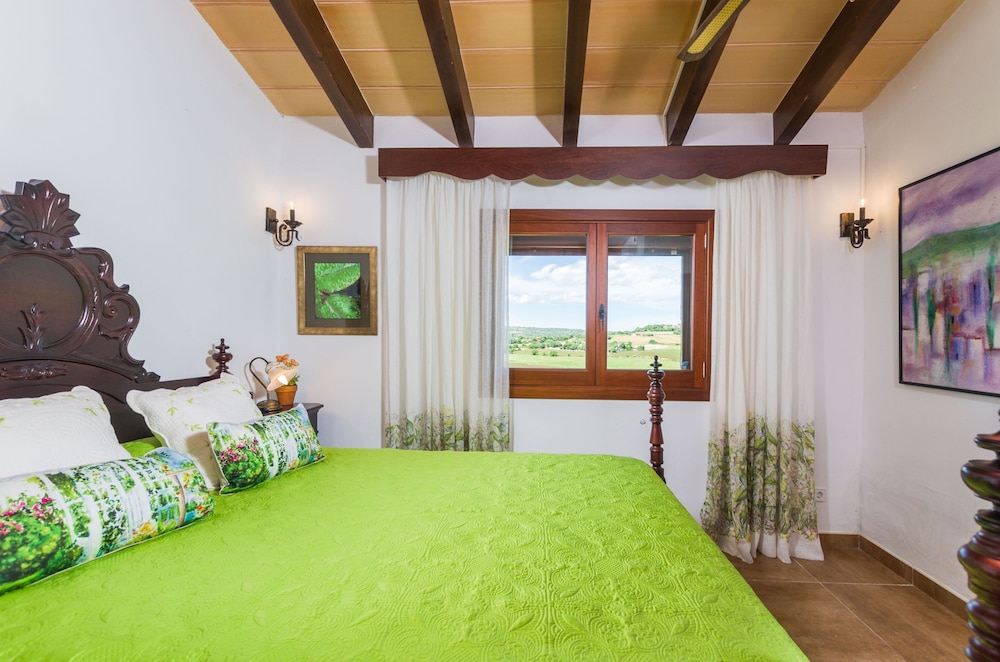 Angigal in Manacor With 4 Bedrooms and 3 Bathrooms view 5