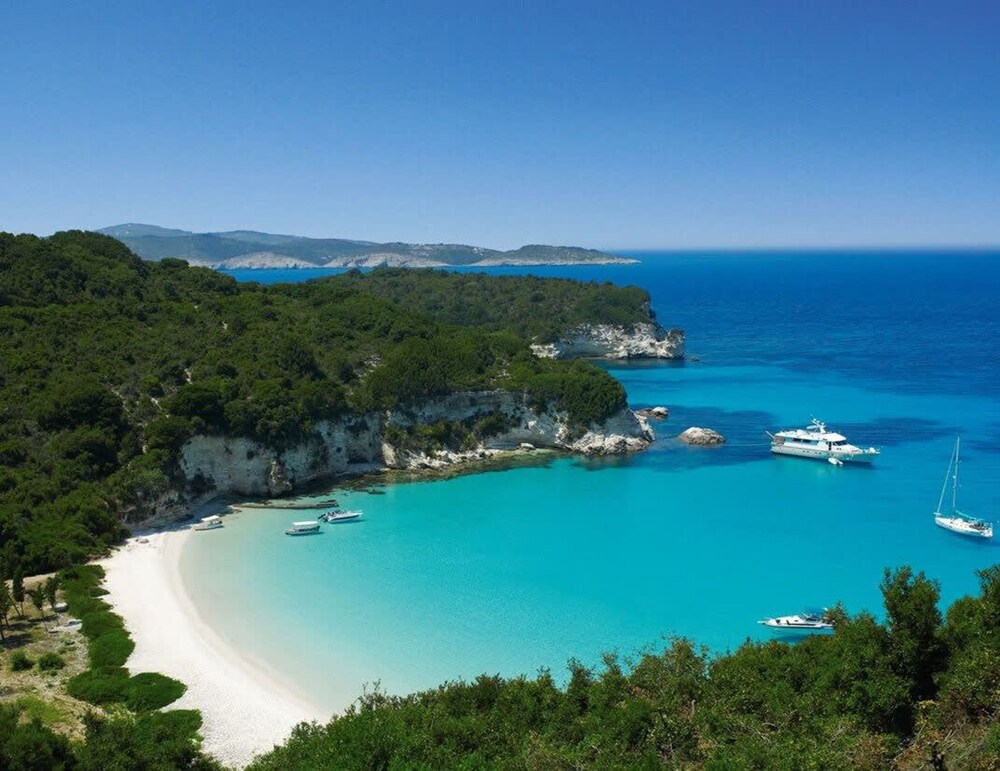 Kirki s Cozy Getaway - Paxoi Getaway w Jacuzzi view 5