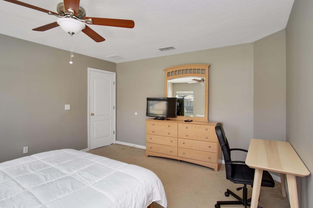 Royal Ridge Retreat