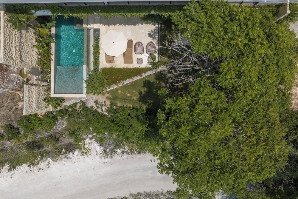 The Luminous Villa Uluwatu