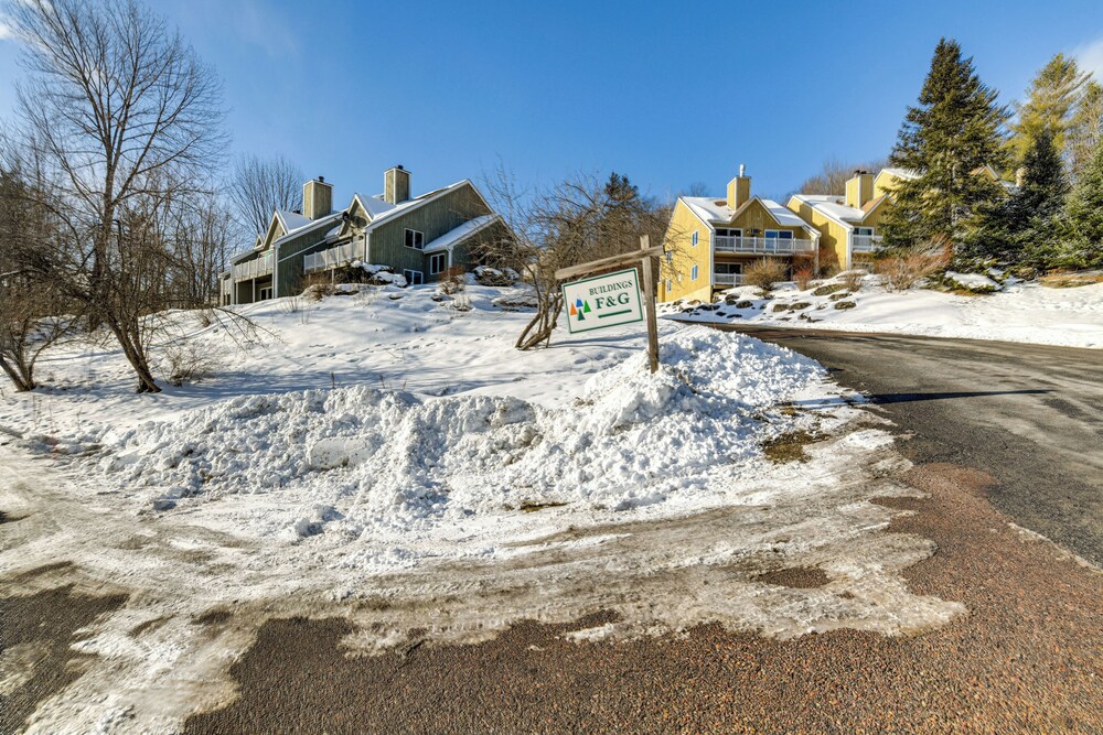 4 Mi to Stowe Mountain Resort: Studio w/ Balcony