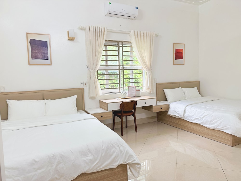 RAW Hostel - Tour & Motorbikes Rental