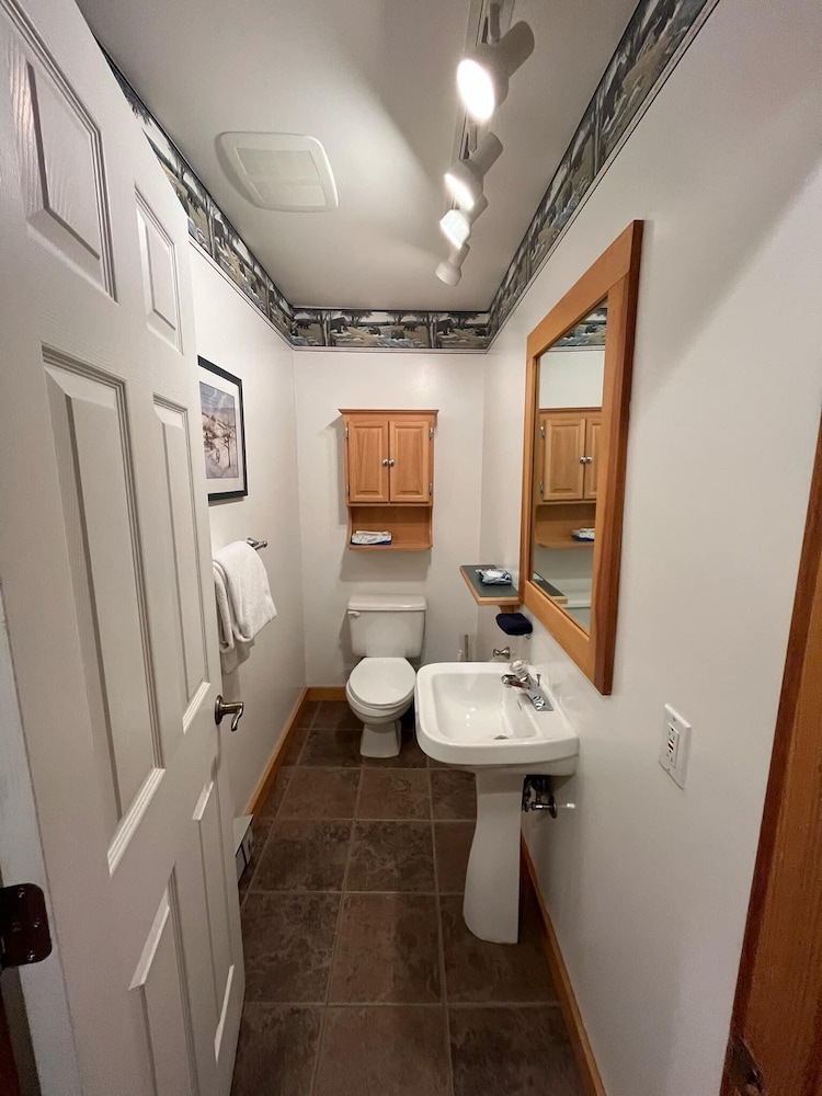 Camp 4 #7: 2 Bedrooms, 2.5 Baths: Slope Side, Gas Fireplace