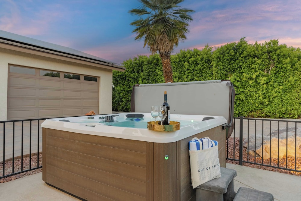 Pool, Sports Court, Game Garage, Fire Pit, & Casita Olivano Ranch by Avantstay