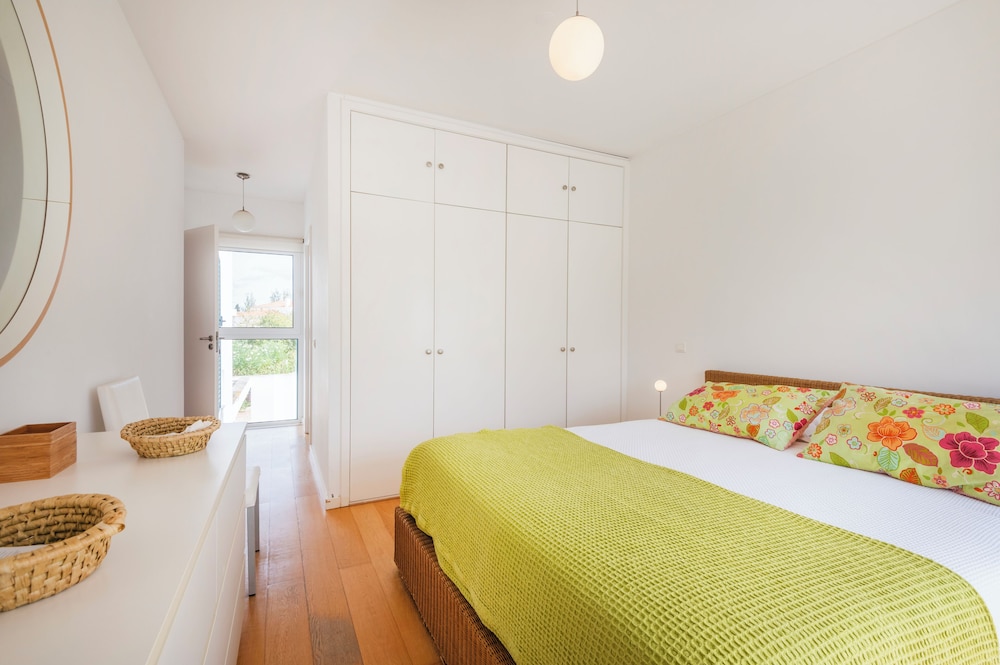 Sunny 5BR Villa at Prainha Club