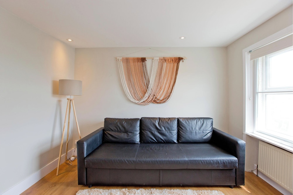 Imperial Hogarth Road Apartment