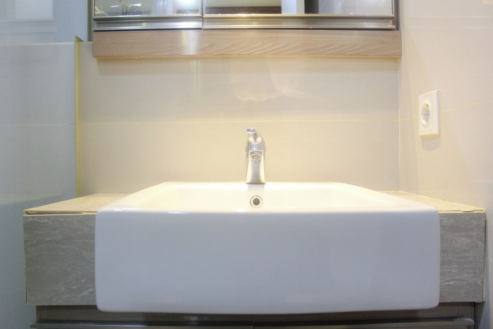 Good Deal Studio Apartment At Landmark Residence Bandung