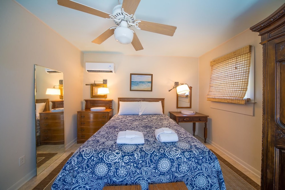 Charleston Vacations - Erie The 213 E Hideaway 1 Bedroom Holiday Home By My Ocean Rentals - Property Image 3