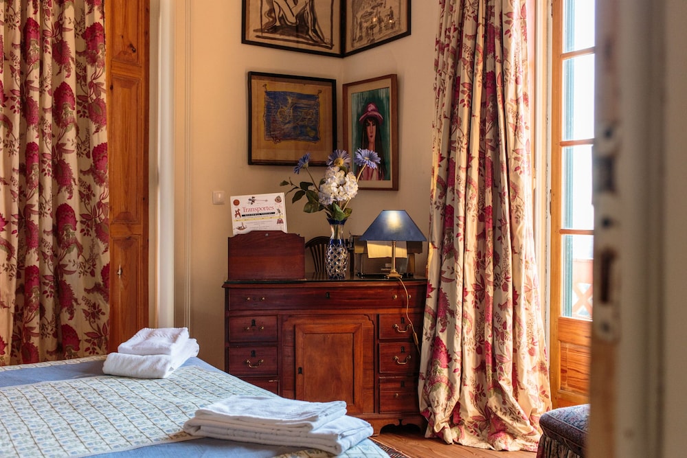 Shepinetree - Pinheira House