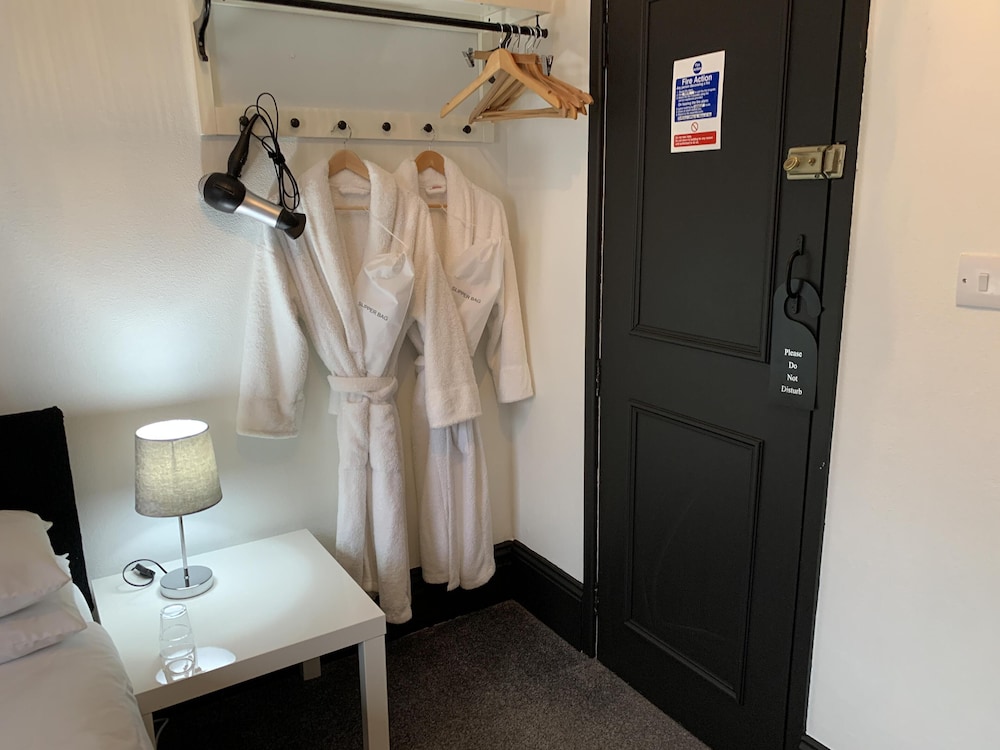 South Shields Vacations - Kingsmere Guest House - Property Image 32