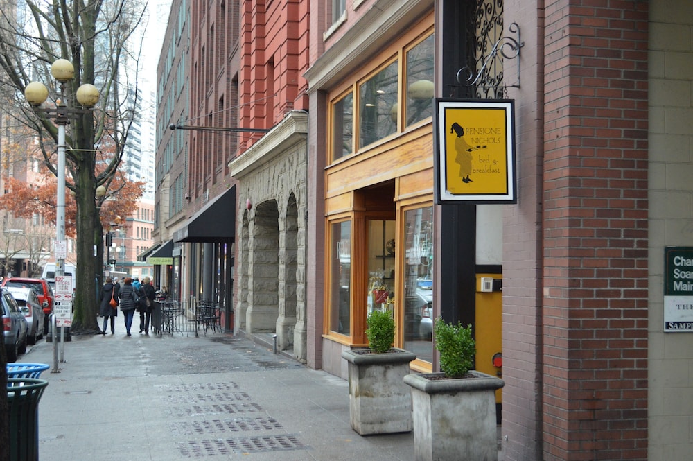 Hotel Pensione Nichols - Image 1