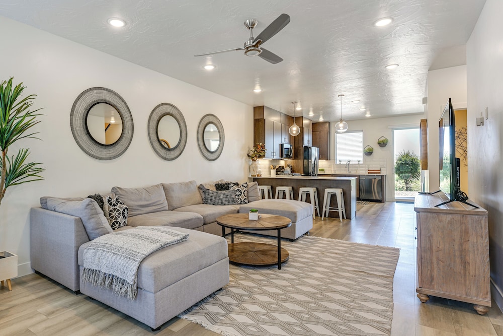 Pool Access: St George Townhome Near Trails!