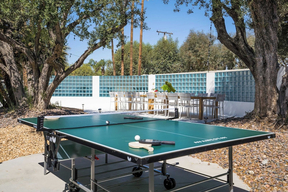 The Monkey Tree Hotel Buyout by Avantstay Entire Hotel Buyout! Funky Rooms w/ Modern Amenities!