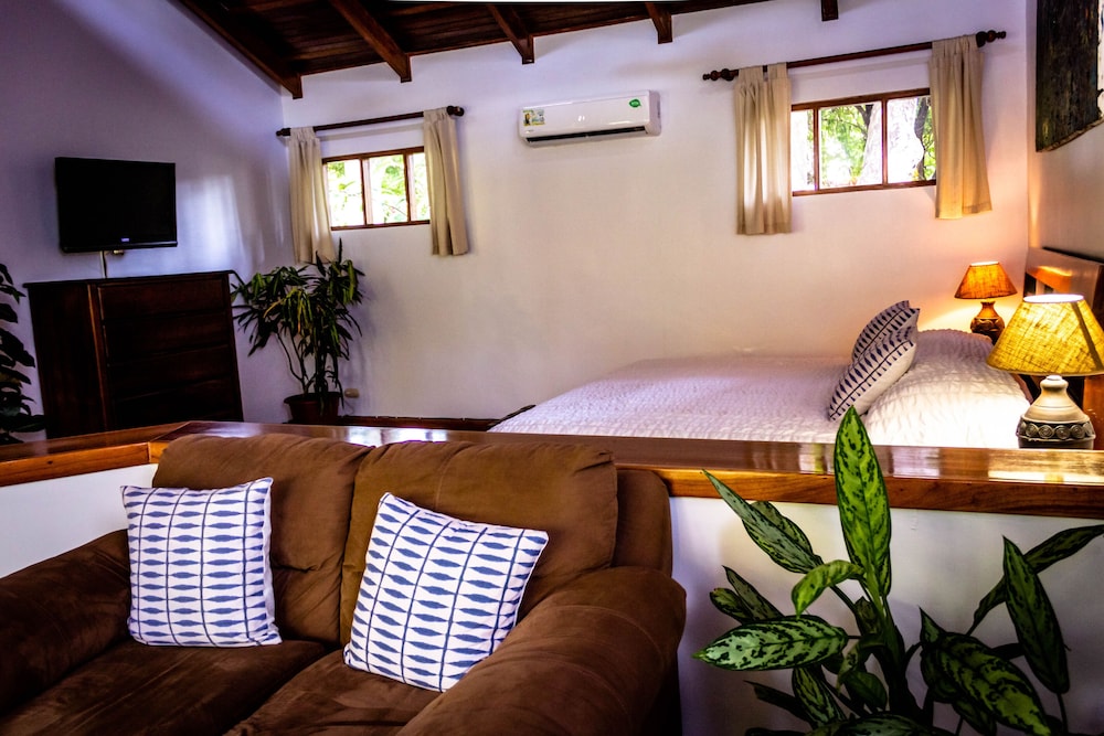 Jaco Hotel Docelunas