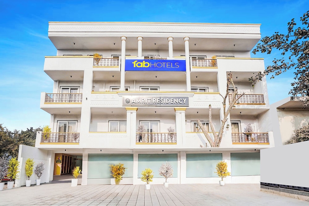 Fabhotel Amrit Luxury Inn