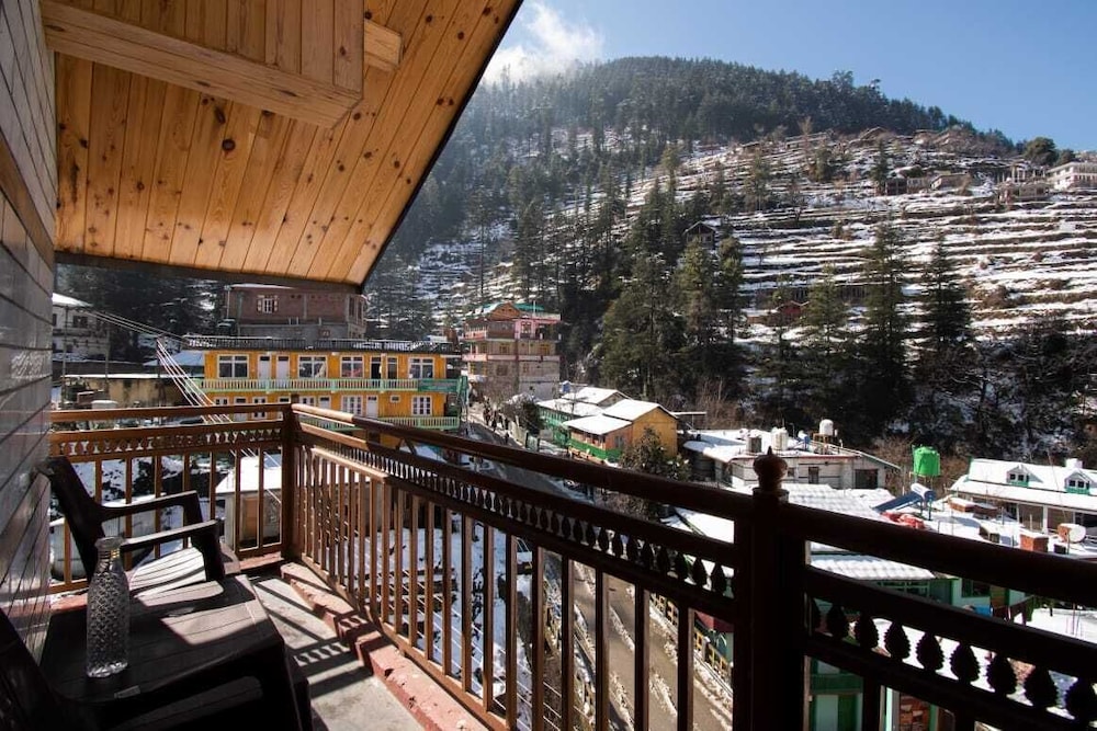 Crystal Mountain Jibhi